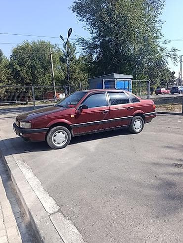Volkswagen Passat: 1991 г., 1.8 л, Механика, Бензин, Седан at lalafo.kg Volkswagen Passat: 1991 г., 1.8 л, Механика, Бензин, Седан