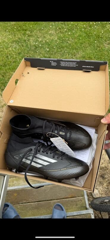 Продаю бутсы Adidas F50 сам носил пару раз Состояние почти новое at lalafo.kg Продаю бутсы Adidas F50 сам носил пару раз Состояние почти новое