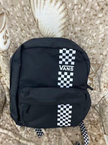 Сумка vans
Новая
В хорошем качестве at lalafo.kg Сумка vans
Новая
В хорошем качестве