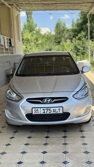 Hyundai Solaris: 2012 г., Механика, Бензин, Седан at lalafo.kg Hyundai Solaris: 2012 г., Механика, Бензин, Седан