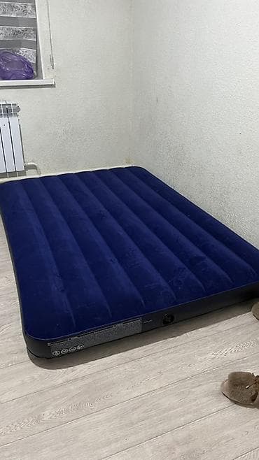Надувные матрасы: Надувной матрас синего цвета Размер: двуспальный (ориентировочно at lalafo.kg — 2 Надувные матрасы: Надувной матрас синего цвета Размер: двуспальный (ориентировочно — 2