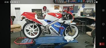 Honda VFR400R (NC30) — спортивный мотоцикл класса 400cc с культовой at lalafo.kg Honda VFR400R (NC30) — спортивный мотоцикл класса 400cc с культовой
