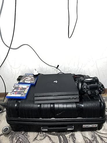 Игровая консоль Sony PlayStation 4 Pro 1тб; Комплектация: - Консоль at lalafo.kg Игровая консоль Sony PlayStation 4 Pro 1тб; Комплектация: - Консоль