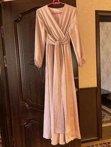 Платье NUR ADEMI Fashion - Длинное, струящееся платье макси - Цвет at lalafo.kg Платье NUR ADEMI Fashion - Длинное, струящееся платье макси - Цвет