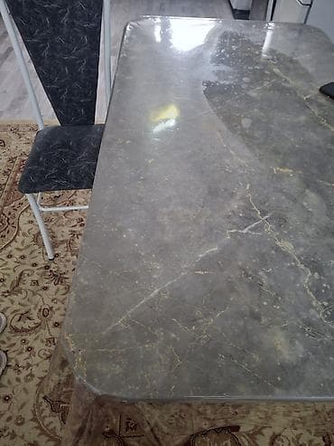 Кухонный стол и стул, цвет - Серый at lalafo.kg Кухонный стол и стул, цвет - Серый