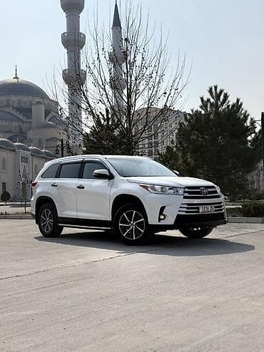 Toyota Highlander: 2019 г., 3.5 л, Автомат, Бензин, Кроссовер at lalafo.kg Toyota Highlander: 2019 г., 3.5 л, Автомат, Бензин, Кроссовер