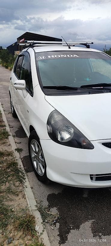 Honda Jazz: 2004 г., 1.4 л, Вариатор, Бензин lalafo.kg да Honda Jazz: 2004 г., 1.4 л, Вариатор, Бензин