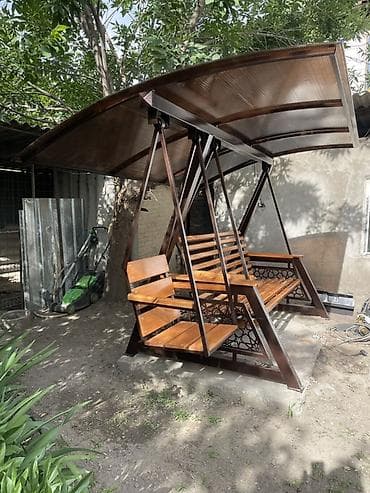 Садовые качели Металл, Со спинкой, С крышей at lalafo.kg Садовые качели Металл, Со спинкой, С крышей