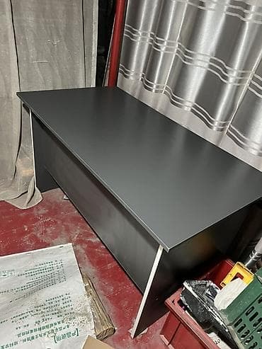 Письменный/рабочий стол в строгом современном стиле. - Цвет at lalafo.kg Письменный/рабочий стол в строгом современном стиле. - Цвет