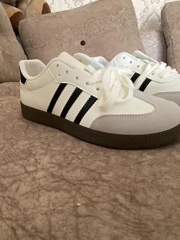 Кроссовки в ретро-стиле (унисекс) Новые 🆕 не подошел размер Размер at lalafo.kg Кроссовки в ретро-стиле (унисекс) Новые 🆕 не подошел размер Размер