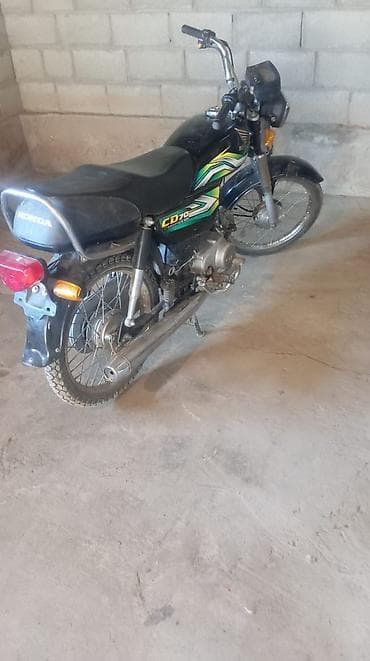 Мотоцикл Honda CD70 - Классический легкий мопед/байк городской серии at lalafo.kg Мотоцикл Honda CD70 - Классический легкий мопед/байк городской серии