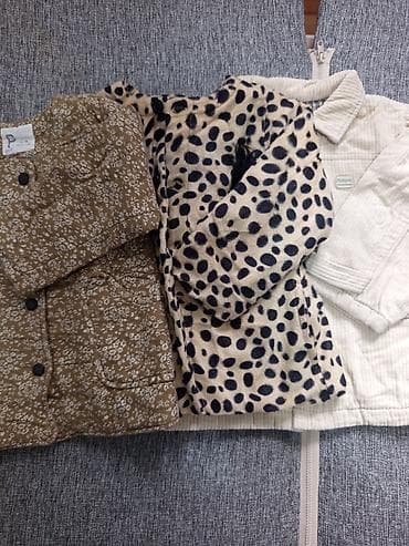 Деми пальто на девочку примерно на 3-3.5г. по 300с. куртка вильветовая at lalafo.kg Деми пальто на девочку примерно на 3-3.5г. по 300с. куртка вильветовая