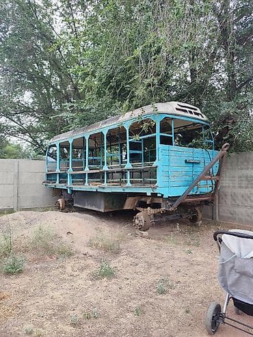 Продается пчело-платформа. Покрышки есть. Вместимость 24 улья at lalafo.kg Продается пчело-платформа. Покрышки есть. Вместимость 24 улья