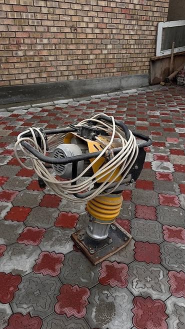 Кол араалар: Вибронога (трамбовка) электрическая. Назначение: - Уплотнение грунта lalafo.kg да — 2 Кол араалар: Вибронога (трамбовка) электрическая. Назначение: - Уплотнение грунта — 2