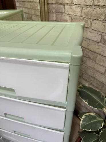 Кийим үчүн комоддор: Пластиковый комод с пятью выдвижными ящиками белого цвета и салатовым lalafo.kg да — 2 Кийим үчүн комоддор: Пластиковый комод с пятью выдвижными ящиками белого цвета и салатовым — 2