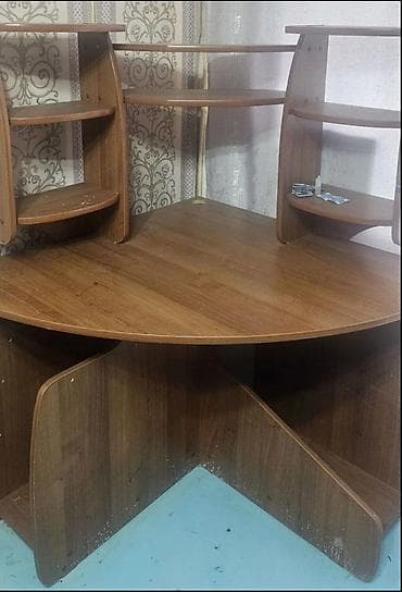 Бычуучу столдор: Компьютердик үстөлү, Бурчтуу lalafo.kg да — 1 Бычуучу столдор: Компьютердик үстөлү, Бурчтуу — 1