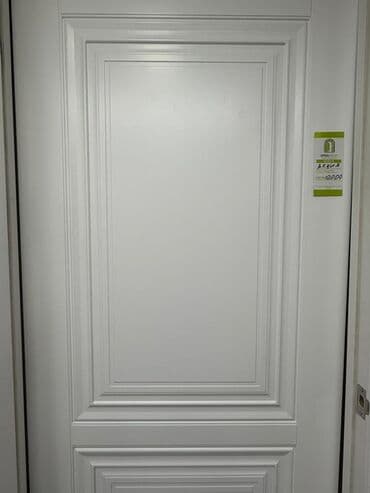 Межкомнатная дверь в классическом стиле. - Цвет: белый матовый. - at lalafo.kg Межкомнатная дверь в классическом стиле. - Цвет: белый матовый. -