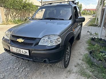 Chevrolet Niva: 2010 г., 1.7 л, Кол менен иштөөчү, Бензин, Жол тандабас lalafo.kg да Chevrolet Niva: 2010 г., 1.7 л, Кол менен иштөөчү, Бензин, Жол тандабас