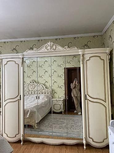 Туалетный столик, С зеркалом, цвет - Бежевый, МДФ at lalafo.kg Туалетный столик, С зеркалом, цвет - Бежевый, МДФ