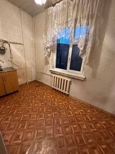 LDV: 1 бөлмө, 33 м², 105-серия, 2 кабат, Эски ремонт lalafo.kg да — 4 LDV: 1 бөлмө, 33 м², 105-серия, 2 кабат, Эски ремонт — 4