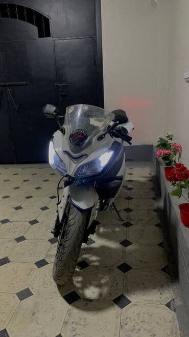 Спортбайк Kawasaki, 250 куб. см, Бензин, Взрослый, Б/у at lalafo.kg Спортбайк Kawasaki, 250 куб. см, Бензин, Взрослый, Б/у