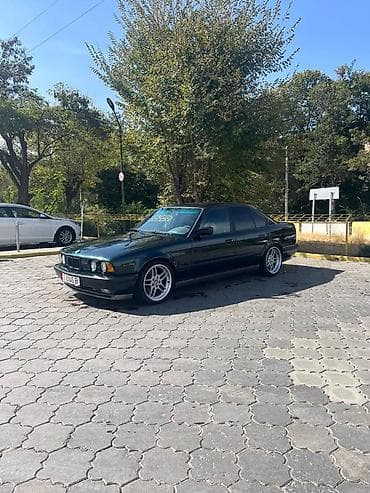 BMW 5 series: 1994 г., 3 л, Механика, Седан at lalafo.kg BMW 5 series: 1994 г., 3 л, Механика, Седан