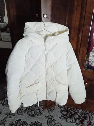 Женская куртка Деми -цвет молочно‑белый,черный Окан отдаю за 500 - at lalafo.kg Женская куртка Деми -цвет молочно‑белый,черный Окан отдаю за 500 -