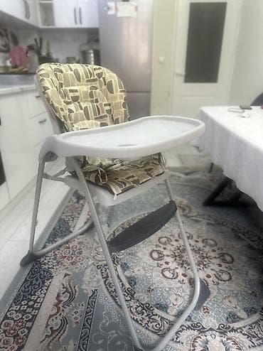 Детский стульчик для кормления. - Удобная широкая столешница с at lalafo.kg Детский стульчик для кормления. - Удобная широкая столешница с