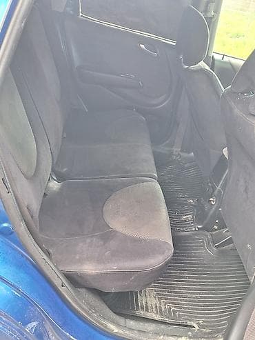 GAC: Honda Fit: 2005 г., 1.5 л, Вариатор, Бензин, Хэтчбэк at lalafo.kg — 5 GAC: Honda Fit: 2005 г., 1.5 л, Вариатор, Бензин, Хэтчбэк — 5