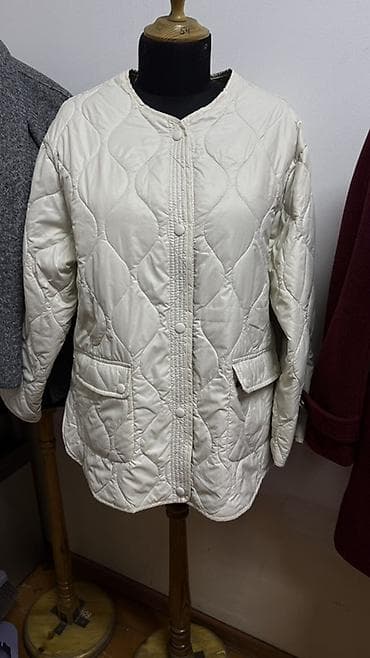 Стеганая женская куртка без воротника, молочно‑белый цвет. - Теплая at lalafo.kg Стеганая женская куртка без воротника, молочно‑белый цвет. - Теплая