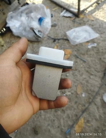 Реостат (резистор) вентилятора печки Nissan. Если на Ниссане не at lalafo.kg Реостат (резистор) вентилятора печки Nissan. Если на Ниссане не