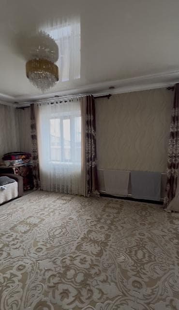 Просторный дом с отделкой и мебелью - Большая светлая гостиная с at lalafo.kg Просторный дом с отделкой и мебелью - Большая светлая гостиная с