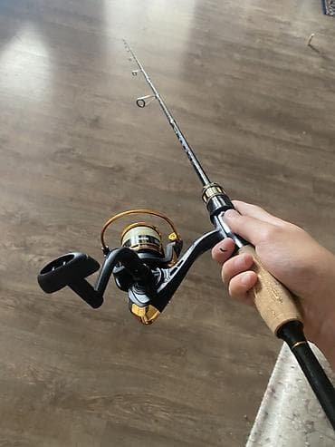 Спиннинговый комплект MiFINE Spin the Flash 210 + безынерционная at lalafo.kg Спиннинговый комплект MiFINE Spin the Flash 210 + безынерционная