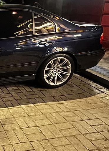 Литые Диски R 18 BMW, Комплект, отверстий - 5, Б/у at lalafo.kg Литые Диски R 18 BMW, Комплект, отверстий - 5, Б/у
