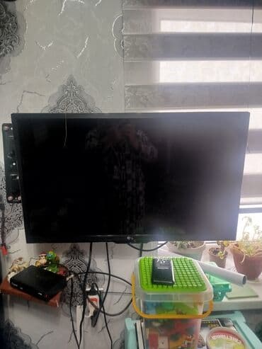 Телевизор LG, диагональ около 32". Плоская панель, настенное крепление at lalafo.kg Телевизор LG, диагональ около 32". Плоская панель, настенное крепление
