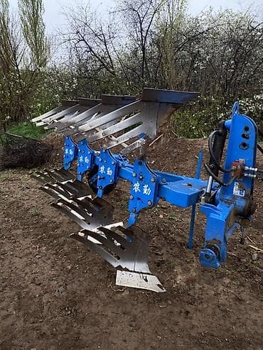 Навесной оборотный плуг, 4 корпусный at lalafo.kg Навесной оборотный плуг, 4 корпусный