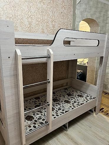 Двух яростный кровать для девочек и мальчиков очень удобная. Б/у. Свет at lalafo.kg Двух яростный кровать для девочек и мальчиков очень удобная. Б/у. Свет