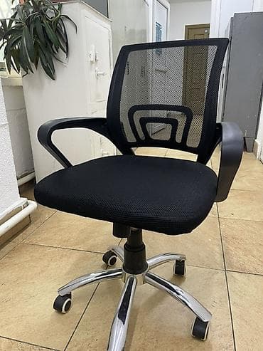 Кресло керебеттер: Офис креслолор, Дөңгөлөктүү, түсү - Кара lalafo.kg да — 1 Кресло керебеттер: Офис креслолор, Дөңгөлөктүү, түсү - Кара — 1