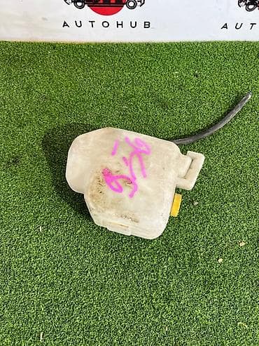 Бачок Nissan 1999 г., Оригинал at lalafo.kg Бачок Nissan 1999 г., Оригинал