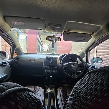 Honda Fit: 2003 г., 1.5 л, Автомат, Бензин, Хэтчбэк at lalafo.kg Honda Fit: 2003 г., 1.5 л, Автомат, Бензин, Хэтчбэк