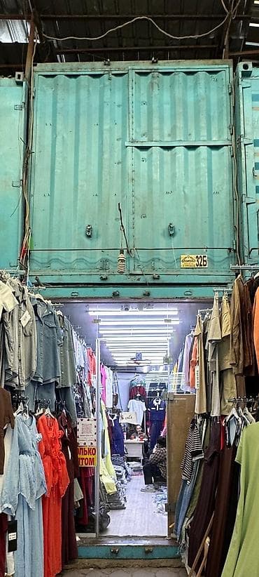 Продажа торговых контейнеров, Дордой рынок, 40 тонн, С видеонаблюдением at lalafo.kg Продажа торговых контейнеров, Дордой рынок, 40 тонн, С видеонаблюдением