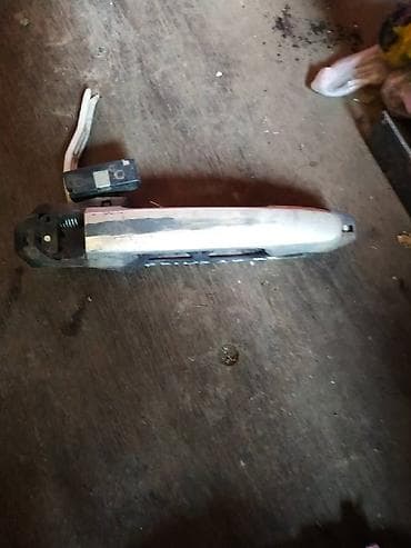 Toyota Prius 20 Наружная ручка передней левой двери Тойота Приус 20 at lalafo.kg Toyota Prius 20 Наружная ручка передней левой двери Тойота Приус 20