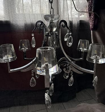 Подвесная люстра в стиле хай тек модерн с 6 плафонами и подвесками at lalafo.kg Подвесная люстра в стиле хай тек модерн с 6 плафонами и подвесками