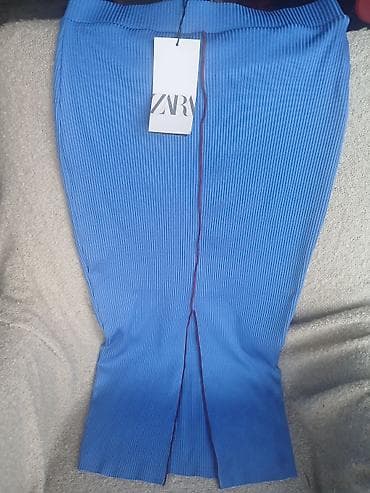 Юбка, Модель юбки: Карандаш, Миди, Высокая талия, С вырезом at lalafo.kg Юбка, Модель юбки: Карандаш, Миди, Высокая талия, С вырезом