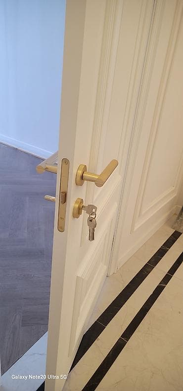 Установка дверей Ош Эшик жана замок орнотуу Ош шаары Цена установка at lalafo.kg Установка дверей Ош Эшик жана замок орнотуу Ош шаары Цена установка