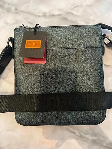 Сумка через плечо Etro - Формат: вертикальная, компактная кросс-боди at lalafo.kg Сумка через плечо Etro - Формат: вертикальная, компактная кросс-боди