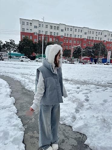 Г.Ош Теплый женский жилет серого цвета Новый с этикеткой 800с Идеален at lalafo.kg Г.Ош Теплый женский жилет серого цвета Новый с этикеткой 800с Идеален