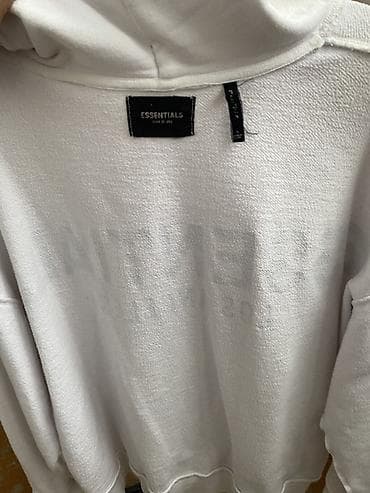 Худи Essentials Fear of God, белое Срочно продаю размер М Б/у Цена at lalafo.kg Худи Essentials Fear of God, белое Срочно продаю размер М Б/у Цена