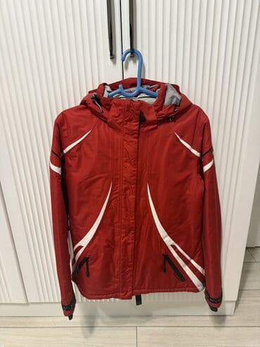 Горнолыжный костюм Красная горнолыжная/зимняя куртка с капюшоном at lalafo.kg Горнолыжный костюм Красная горнолыжная/зимняя куртка с капюшоном