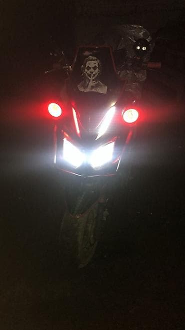 Скутер/мопед 50–150 см³ (визуально спортивный дизайн) Шлем с at lalafo.kg Скутер/мопед 50–150 см³ (визуально спортивный дизайн) Шлем с